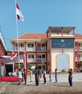 Geladi Bersih Upacara 17 Agustus di SMP Luqman Al Hakim Situbondo